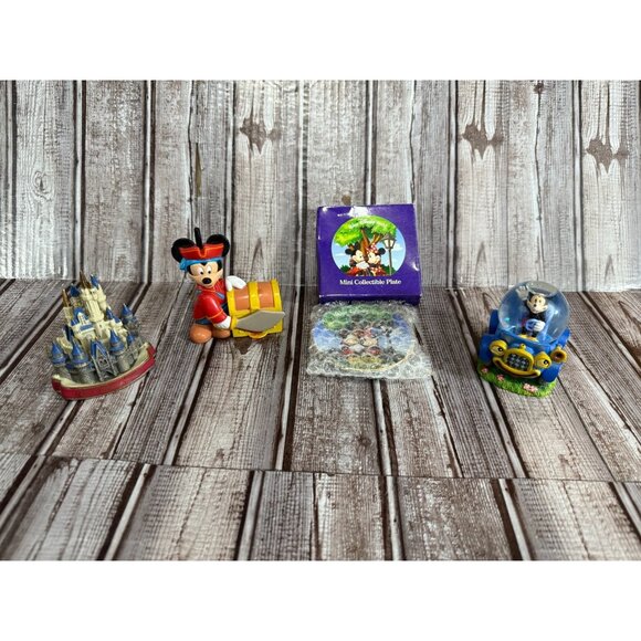 Disney world bundle Mickey Mouse x 3 and Cinderella's Castle - Picture 1 of 3